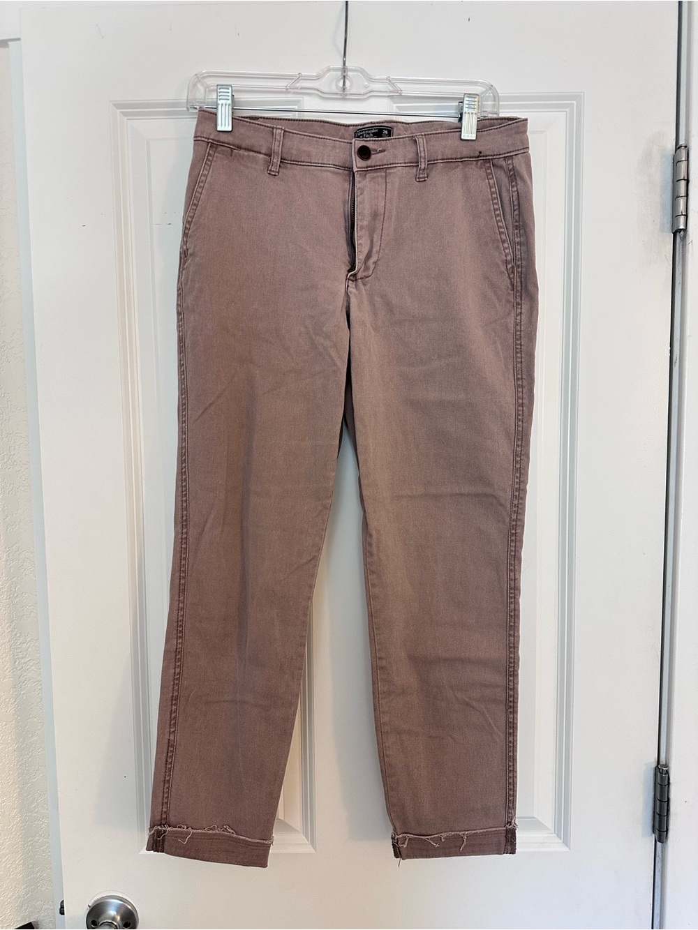 Abercrombie & Fitch Cropped Women's Jeans in Mauve